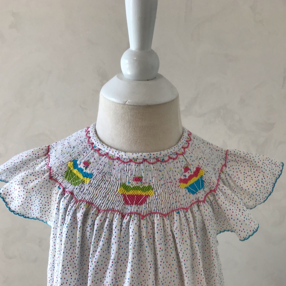 Le’ Za Me Smocked dress 6x cupcakes Spring 🧁
